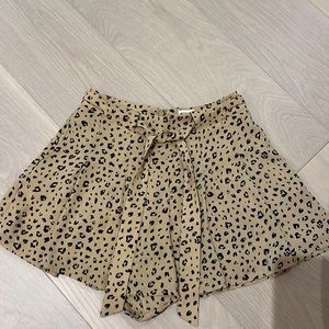Aritzia Sunday Best Cheetah Flowy Shorts